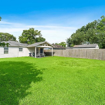 Sleep 7 In This 3 Bedroom Home Walking Distance Sylvan Beach With Game Room Work Area High Speed Wifi La Porte Close To Kemah Nasa Exterior foto
