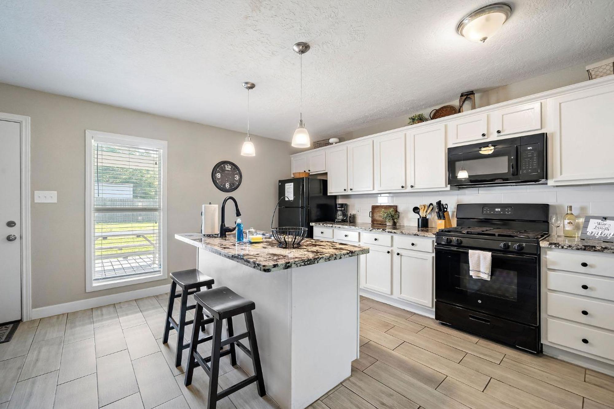 Sleep 7 In This 3 Bedroom Home Walking Distance Sylvan Beach With Game Room Work Area High Speed Wifi La Porte Close To Kemah Nasa Exterior foto