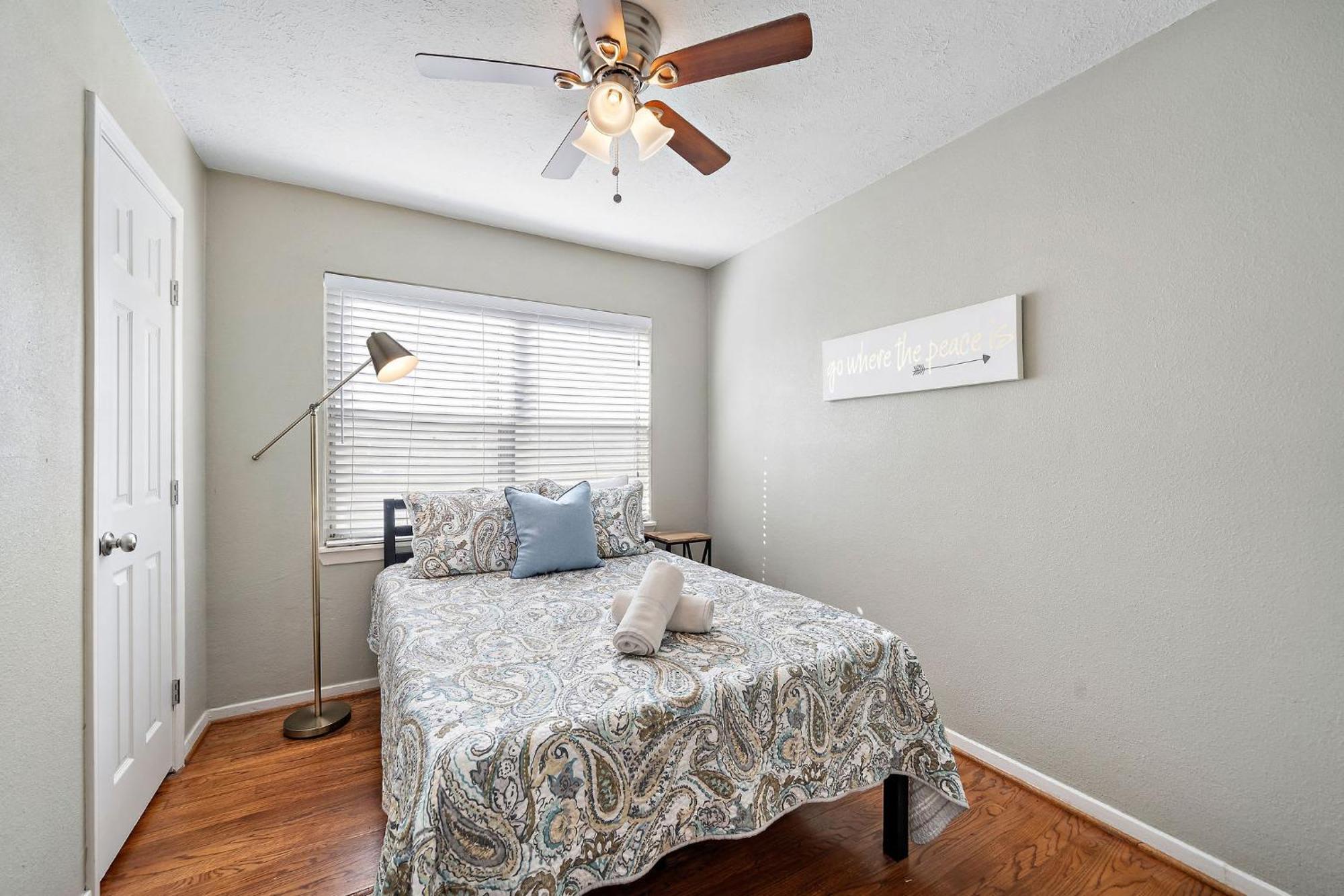 Sleep 7 In This 3 Bedroom Home Walking Distance Sylvan Beach With Game Room Work Area High Speed Wifi La Porte Close To Kemah Nasa Exterior foto