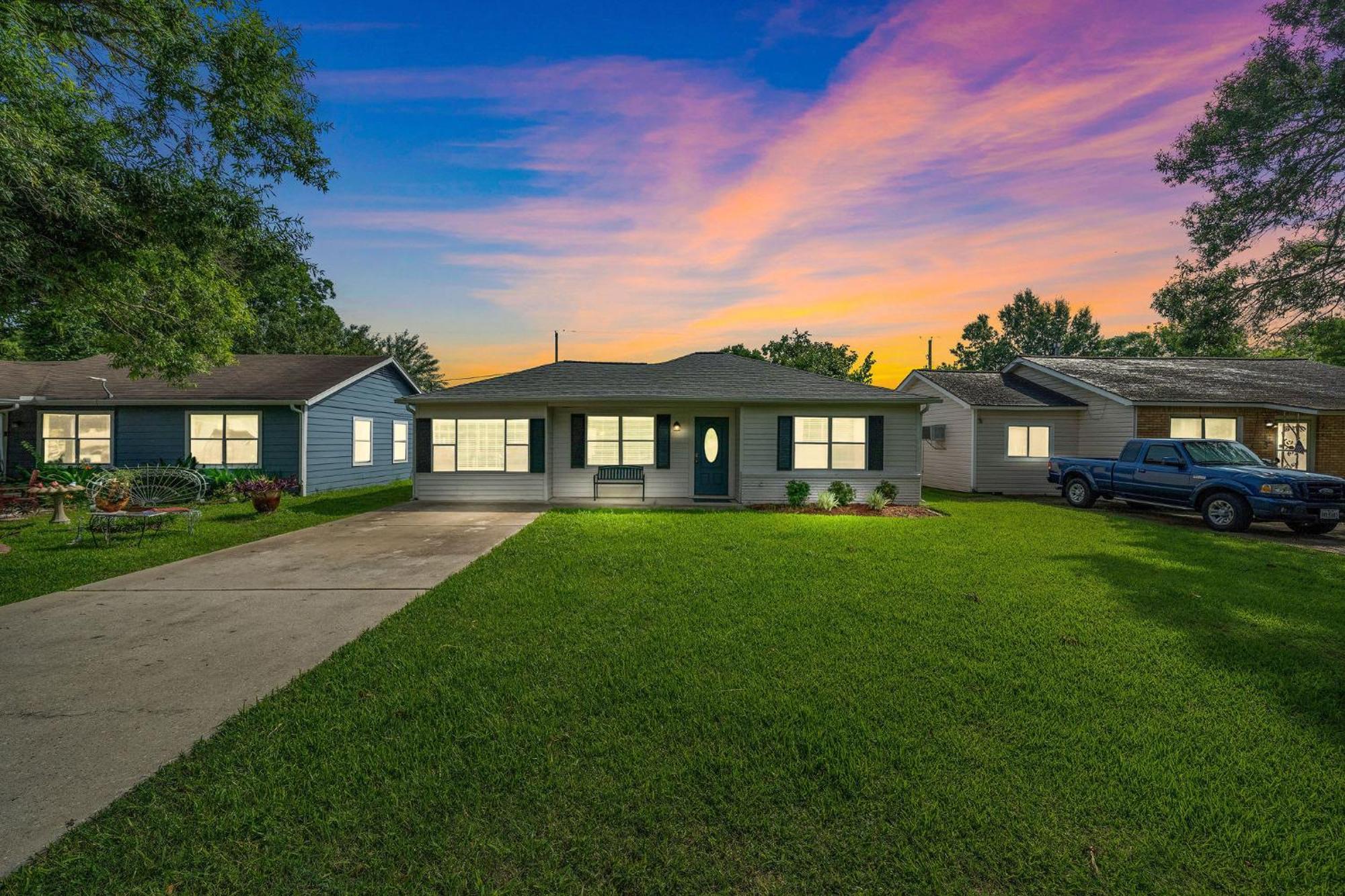 Sleep 7 In This 3 Bedroom Home Walking Distance Sylvan Beach With Game Room Work Area High Speed Wifi La Porte Close To Kemah Nasa Exterior foto